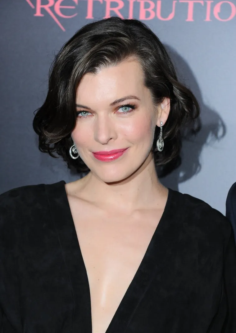 Otac joj je bio srpski liječnik, a izgledom osvojila Hollywood: Ovako se mijenjala Mila Jovovich