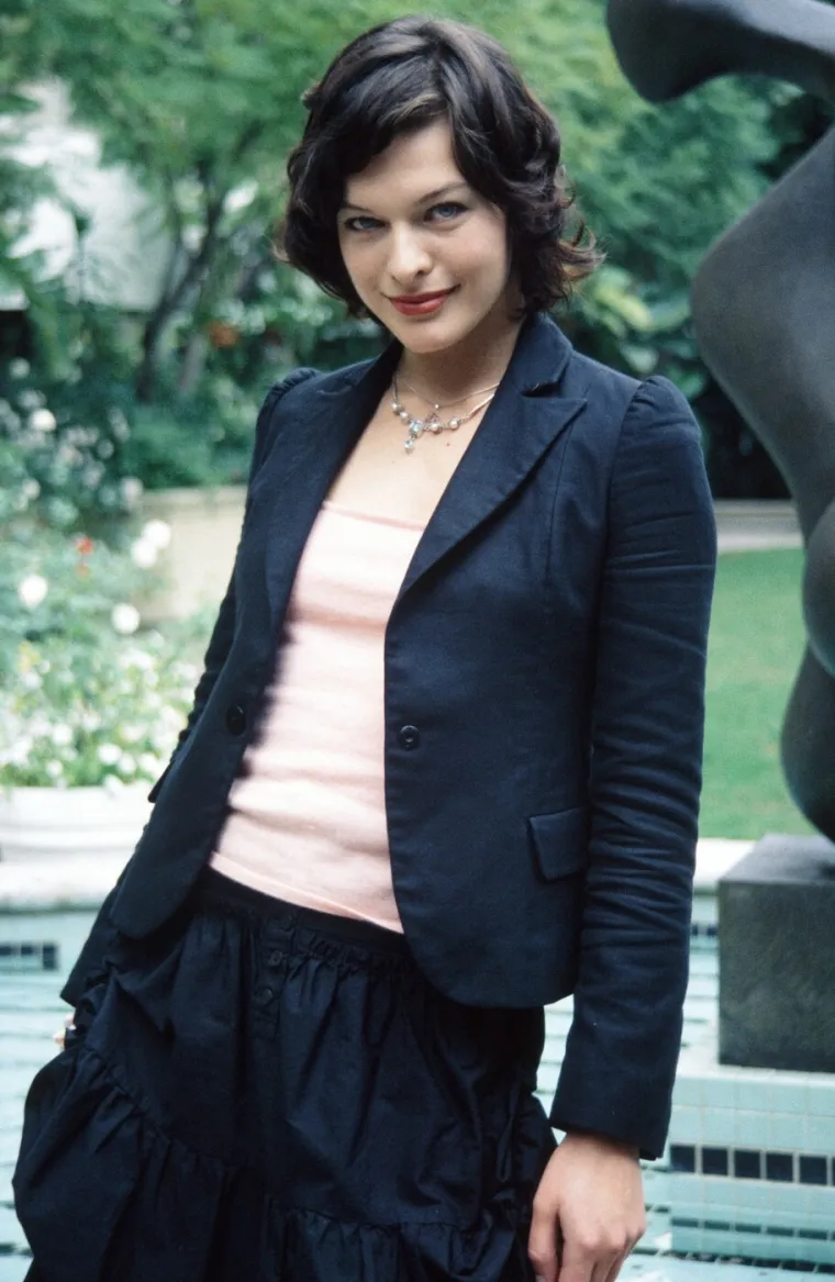 Otac joj je bio srpski liječnik, a izgledom osvojila Hollywood: Ovako se mijenjala Mila Jovovich