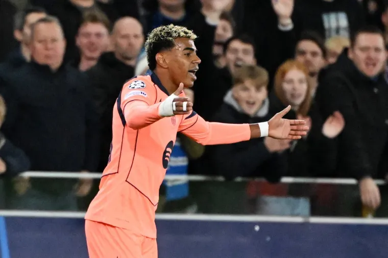 Cijeli svijet ogorčen degutantnim Yamalovim ponašanjem: 'Zašto želiš postati kao Vinícius?'