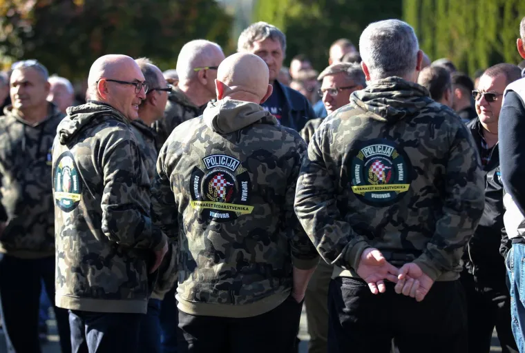 Nicolier je dobio sprovod kakav zaslužuje! Pogledajte tisuće ljudi koje su mu do&scaron;le odati počast