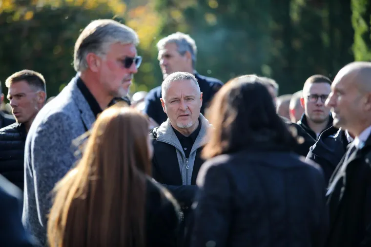 Nicolier je dobio sprovod kakav zaslužuje! Pogledajte tisuće ljudi koje su mu do&scaron;le odati počast