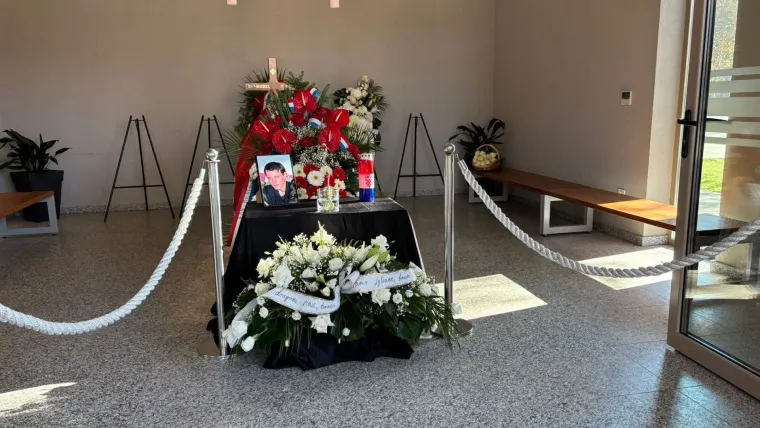 Nicolier je dobio sprovod kakav zaslužuje! Pogledajte tisuće ljudi koje su mu do&scaron;le odati počast