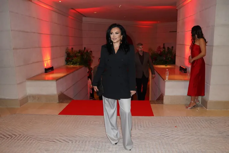 Poznati poharali crveni tepih u Beogradu: Dok su neki zakopčani do grla, drugi se razgolitili