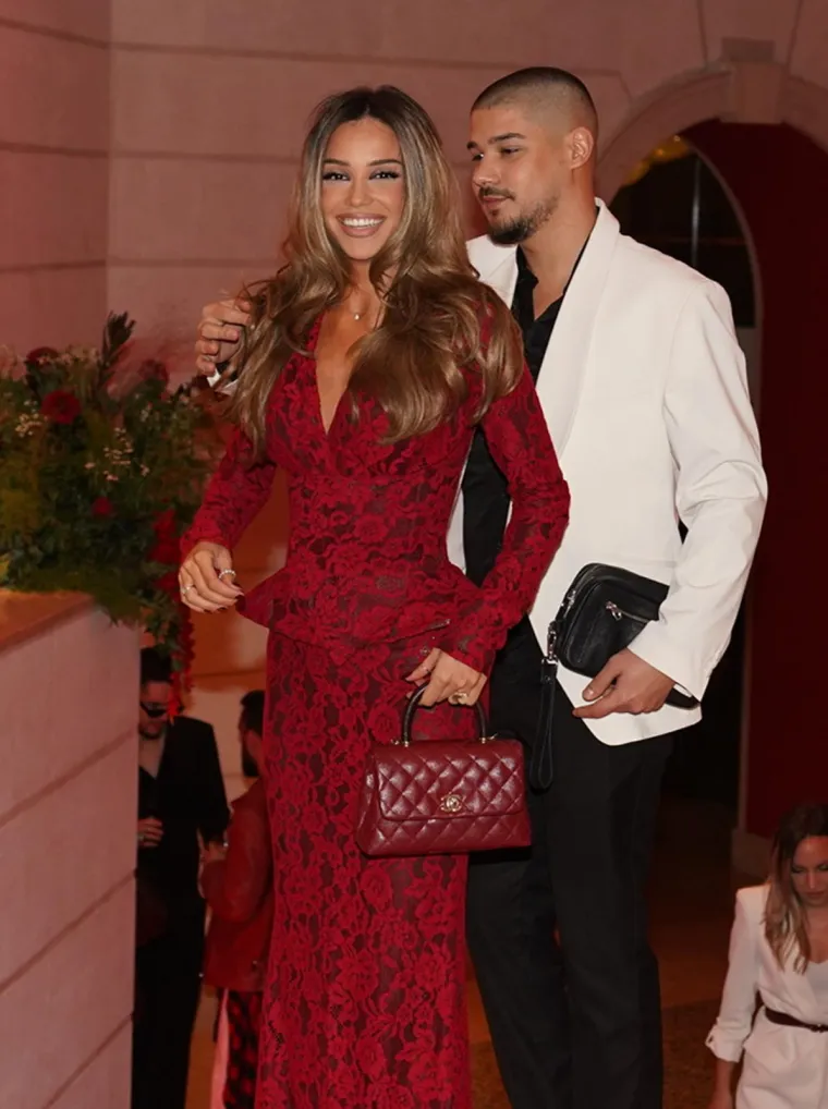 Poznati poharali crveni tepih u Beogradu: Dok su neki zakopčani do grla, drugi se razgolitili