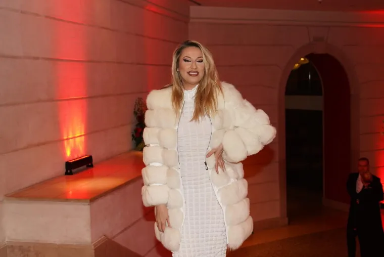 Poznati poharali crveni tepih u Beogradu: Dok su neki zakopčani do grla, drugi se razgolitili