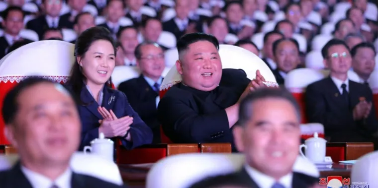 Tko je supruga Kima Jong-una? Navodno je likvidirao članove glazbenog benda u kojem je pjevala