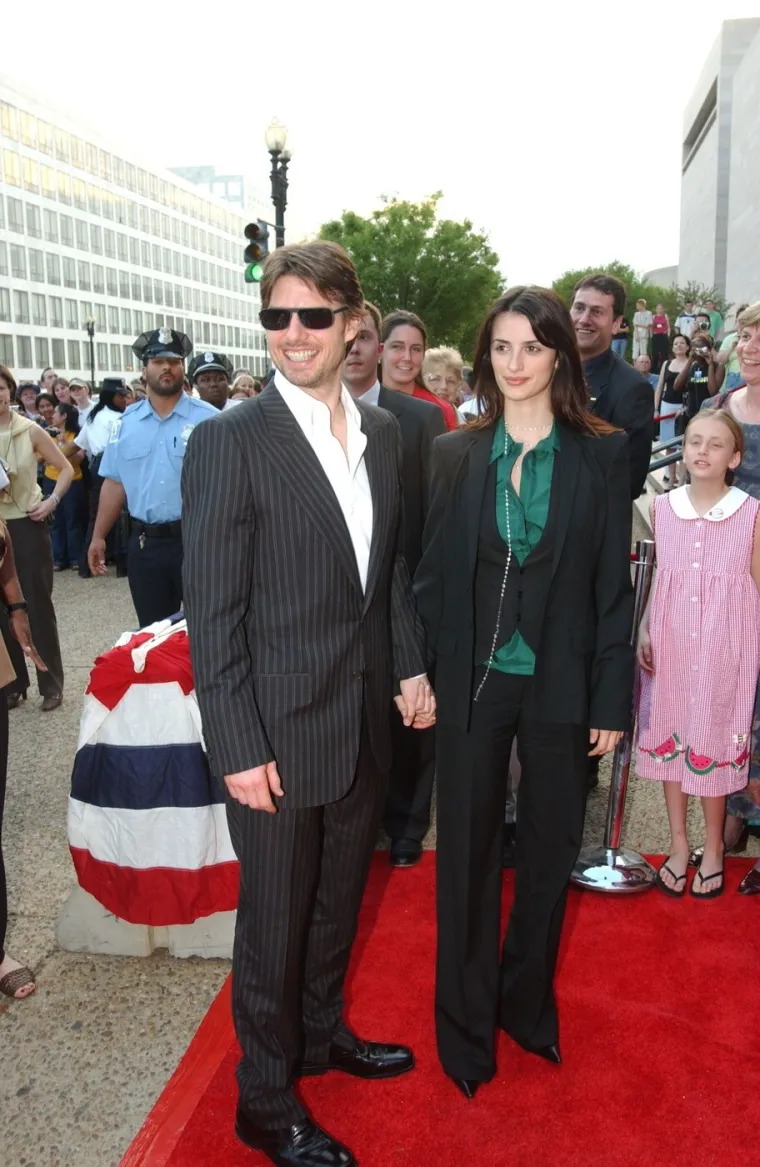 Padale su na njegov &scaron;arm, a neke je doveo do ruba: Sve žene koje su pobjegle od Toma Cruisea