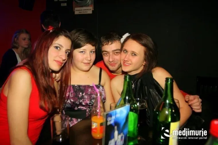 Ovako se tulumarilo 2011.: Lijepe djevojke u klubu koji je palio i žario scenom