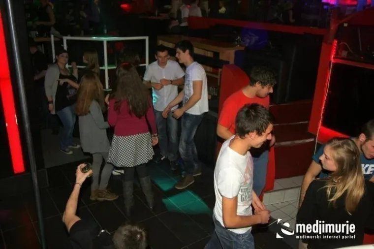 Ovako se tulumarilo 2011.: Lijepe djevojke u klubu koji je palio i žario scenom