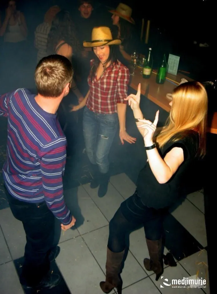 Ovako se tulumarilo 2011.: Lijepe djevojke u klubu koji je palio i žario scenom