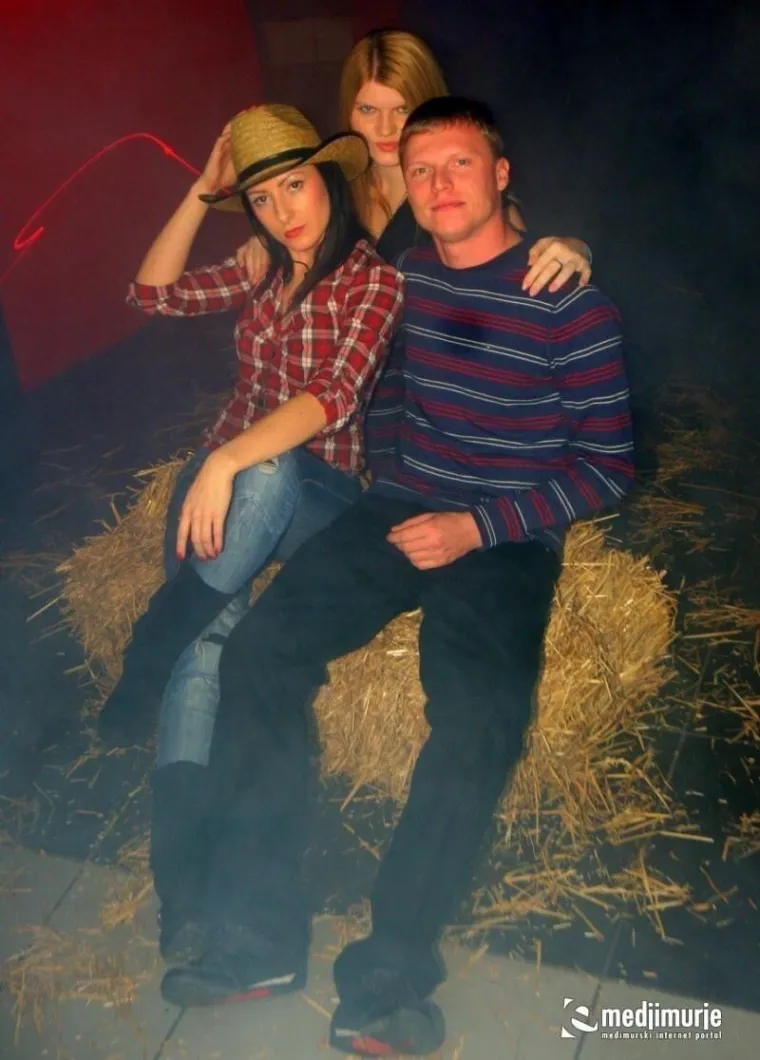 Ovako se tulumarilo 2011.: Lijepe djevojke u klubu koji je palio i žario scenom