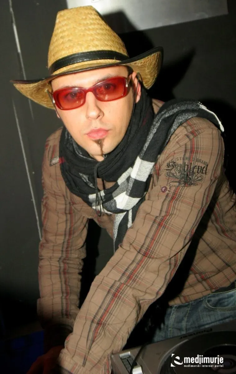 Ovako se tulumarilo 2011.: Lijepe djevojke u klubu koji je palio i žario scenom