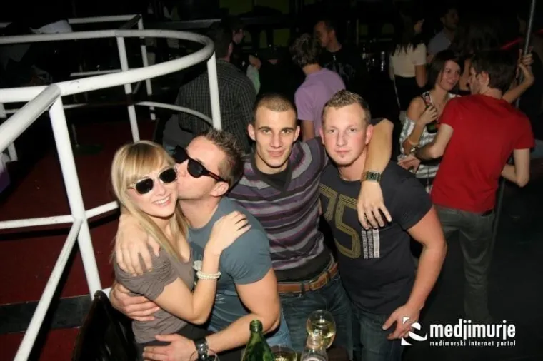 Ovako se tulumarilo 2011.: Lijepe djevojke u klubu koji je palio i žario scenom