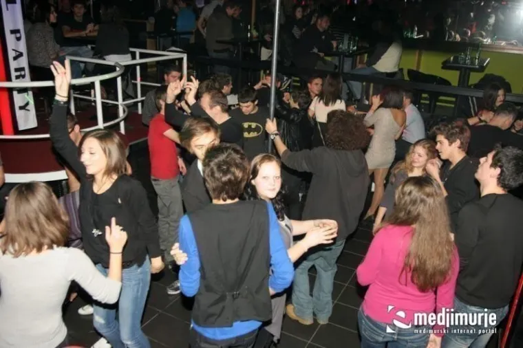 Ovako se tulumarilo 2011.: Lijepe djevojke u klubu koji je palio i žario scenom