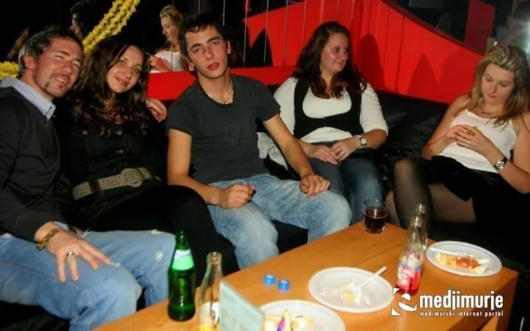 Ovako se tulumarilo 2011.: Lijepe djevojke u klubu koji je palio i žario scenom