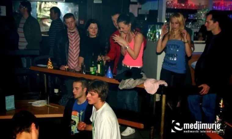 Ovako se tulumarilo 2011.: Lijepe djevojke u klubu koji je palio i žario scenom