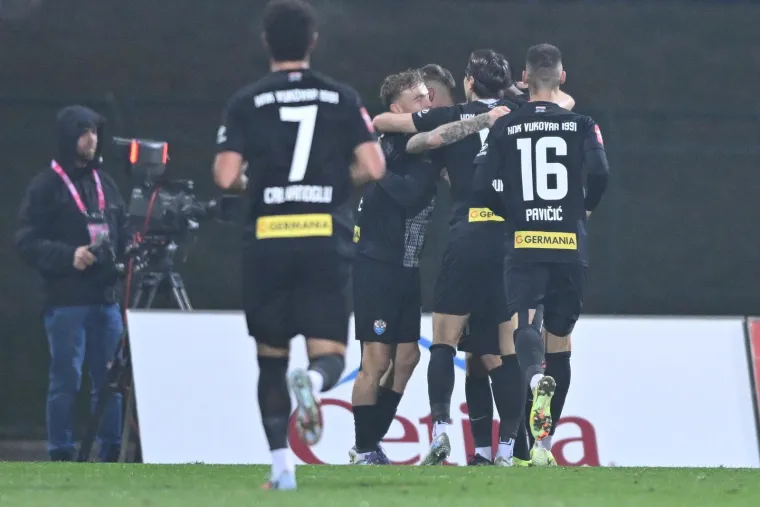 Pogledajte dres u čast gradu heroju: Vukovar predstavio novi dizajn, daleko najljep&scaron;i u HNL-u