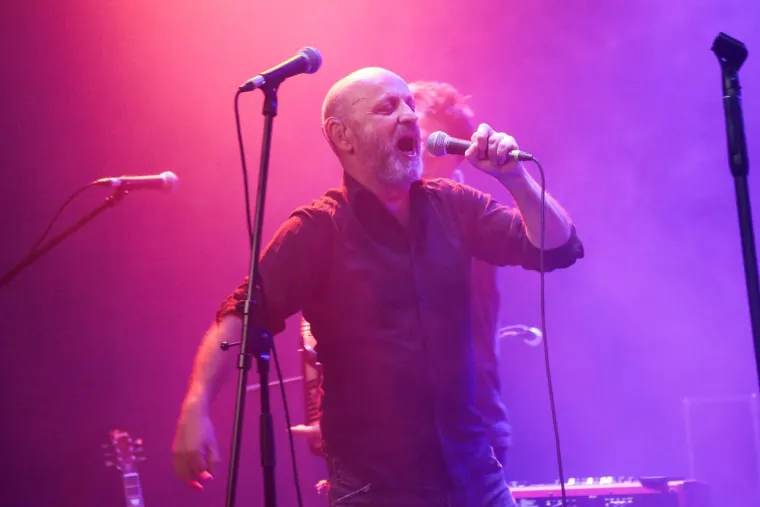 Mile Kekin zapjevao i zapalio zabočku publiku: Iz prvih redova ga bodrila supruga Ivana