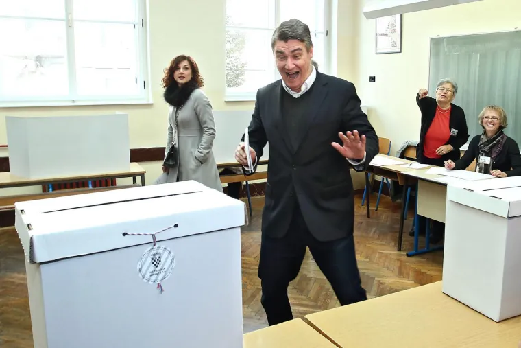 Pjevači, sportaši, lijepe žene i HDZ iskaznica na čelu: Ovako je izgledalo u stožeru prije 10 godina