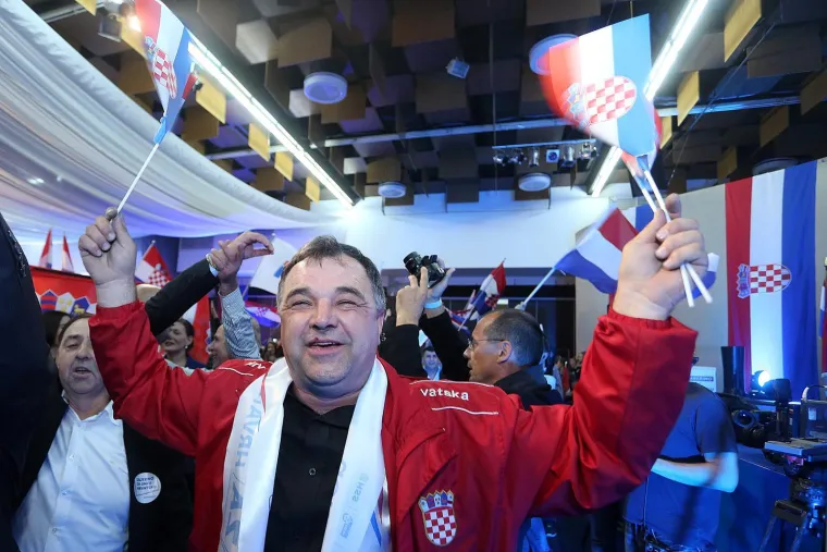 Pjevači, sporta&scaron;i, lijepe žene i HDZ iskaznica na čelu: Ovako je izgledalo u stožeru prije 10 godina