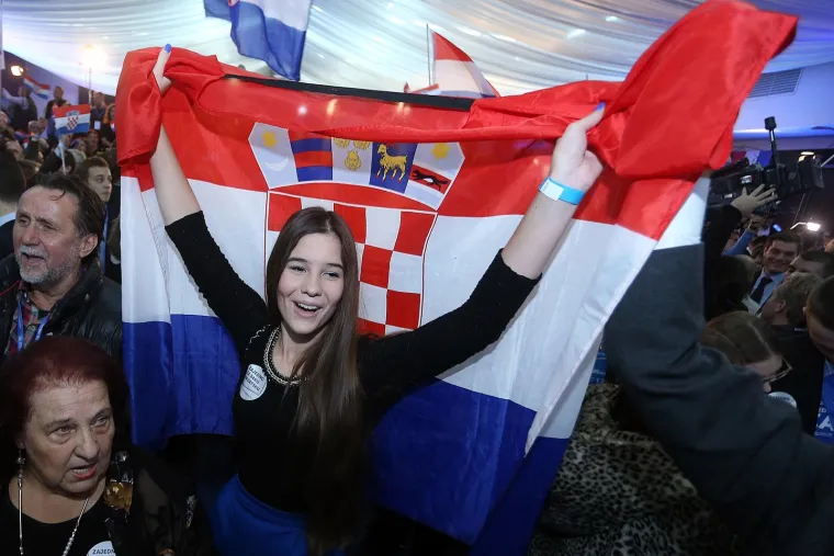 Pjevači, sporta&scaron;i, lijepe žene i HDZ iskaznica na čelu: Ovako je izgledalo u stožeru prije 10 godina