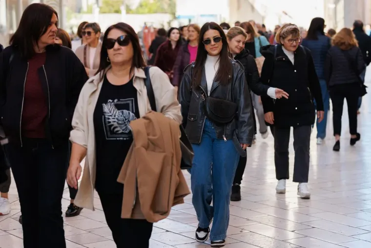 Duge noge i vitka figura: Atraktivna djevojka u Zadru parira svjetskim manekenkama