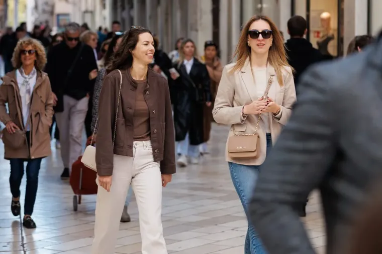 Duge noge i vitka figura: Atraktivna djevojka u Zadru parira svjetskim manekenkama