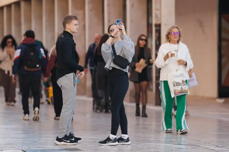 Duge noge i vitka figura: Atraktivna djevojka u Zadru parira svjetskim manekenkama