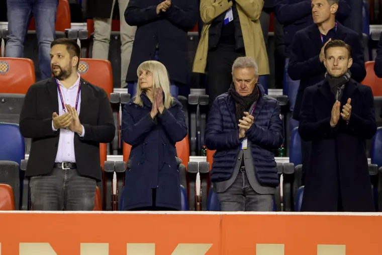 Pogledajte atmosferu 'ludog' Splita: Od ogromne bakljade i koreografije do citiranja Matoša