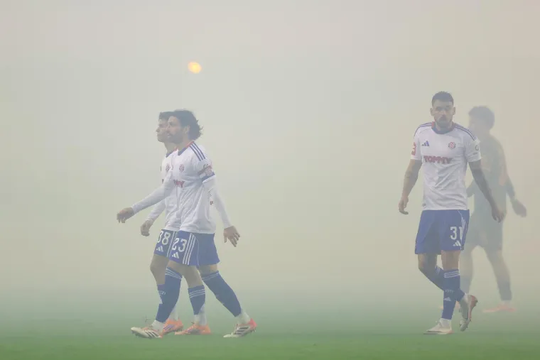 Pogledajte atmosferu 'ludog' Splita: Od ogromne bakljade i koreografije do citiranja Mato&scaron;a