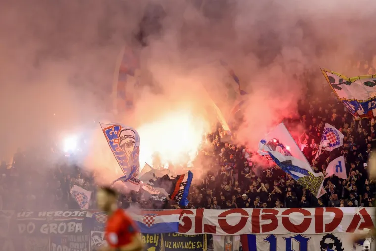 Pogledajte atmosferu 'ludog' Splita: Od ogromne bakljade i koreografije do citiranja Mato&scaron;a