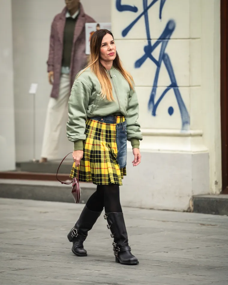 Obavijena kožom s čizmama do koljena pokorila zagrebačku &scaron;picu: Za pjevačicom su se svi okretali