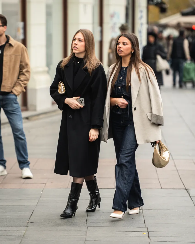 Obavijena kožom s čizmama do koljena pokorila zagrebačku &scaron;picu: Za pjevačicom su se svi okretali