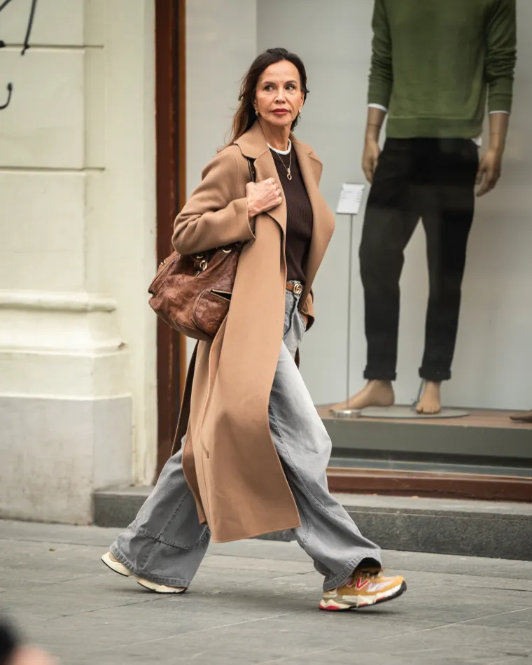 Obavijena kožom s čizmama do koljena pokorila zagrebačku &scaron;picu: Za pjevačicom su se svi okretali