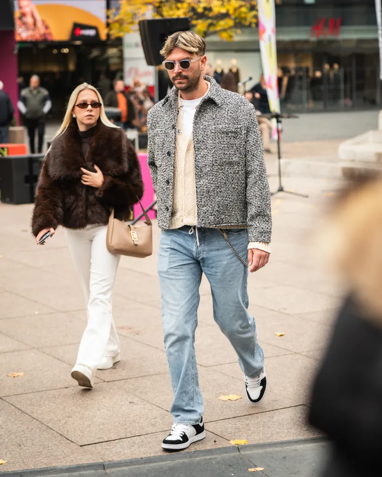 Obavijena kožom s čizmama do koljena pokorila zagrebačku &scaron;picu: Za pjevačicom su se svi okretali