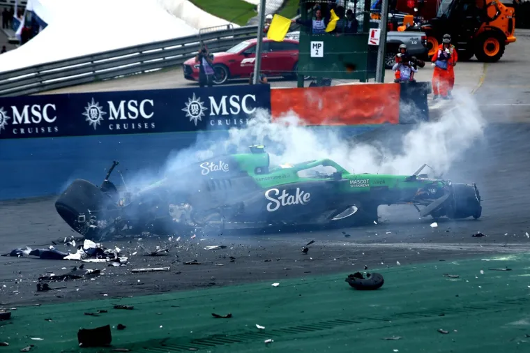 Domaći vozač doživio stravičnu nesreću: Pogledajte u kakvom je stanju ostao bolid nakon udara