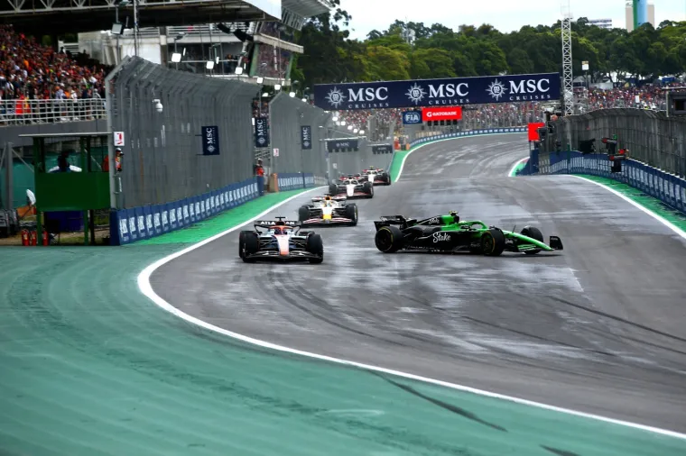 Domaći vozač doživio stravičnu nesreću: Pogledajte u kakvom je stanju ostao bolid nakon udara