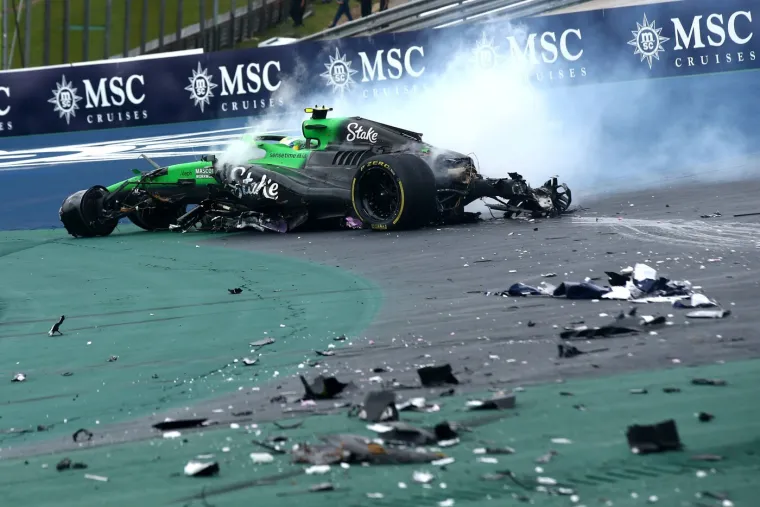 Domaći vozač doživio stravičnu nesreću: Pogledajte u kakvom je stanju ostao bolid nakon udara