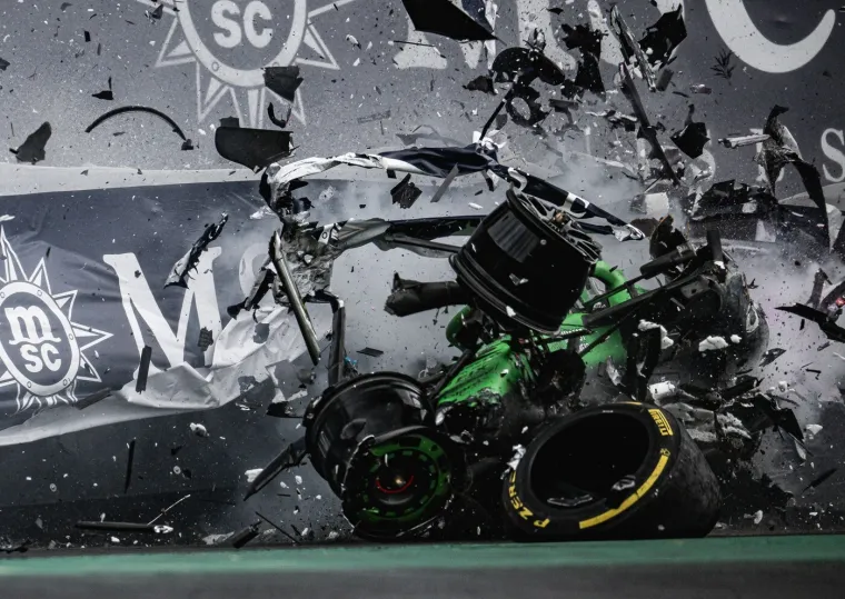 Domaći vozač doživio stravičnu nesreću: Pogledajte u kakvom je stanju ostao bolid nakon udara