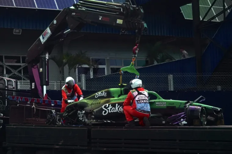 Domaći vozač doživio stravičnu nesreću: Pogledajte u kakvom je stanju ostao bolid nakon udara