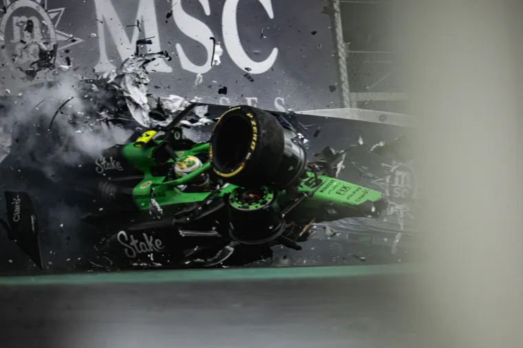 Domaći vozač doživio stravičnu nesreću: Pogledajte u kakvom je stanju ostao bolid nakon udara