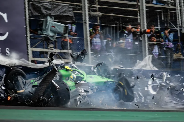 Domaći vozač doživio stravičnu nesreću: Pogledajte u kakvom je stanju ostao bolid nakon udara