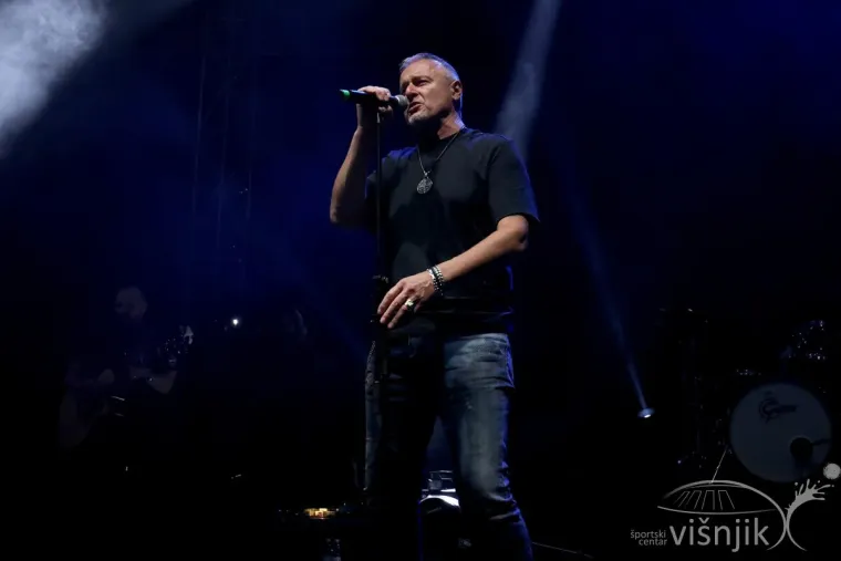 Thompson zapjevao u Zadru: Digao publiku na noge, dvorana gorjela od emocija i pjesme