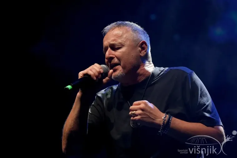 Thompson zapjevao u Zadru: Digao publiku na noge, dvorana gorjela od emocija i pjesme