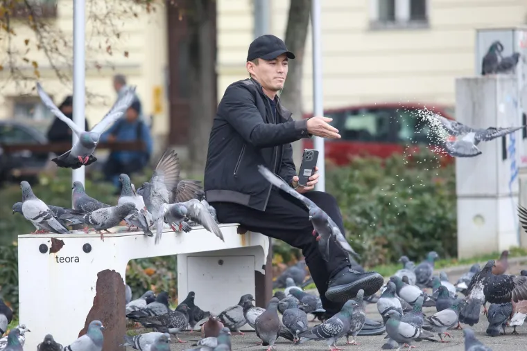 Zgodne dame u srcu grada zapele za oko: Nosile su 'krpice' za poželjeti, lutali su pogledi