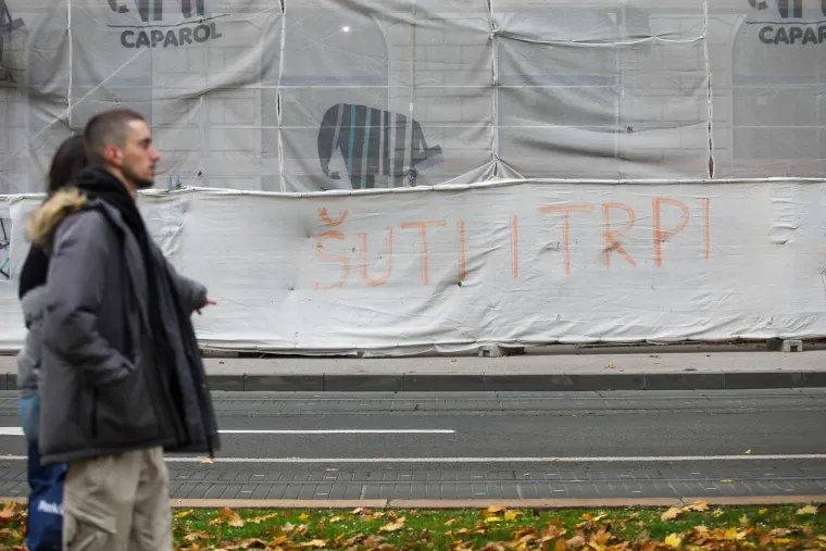 Zgodne dame u srcu grada zapele za oko: Nosile su 'krpice' za poželjeti, lutali su pogledi