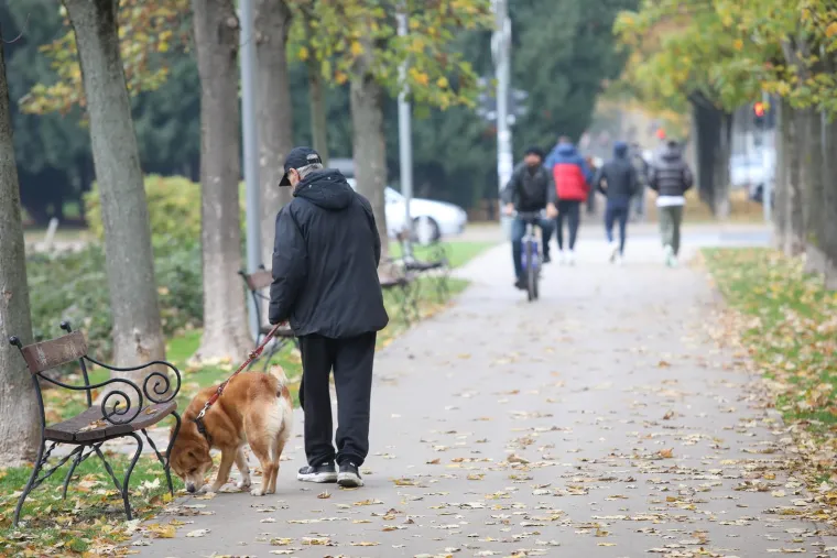 Zgodne dame u srcu grada zapele za oko: Nosile su 'krpice' za poželjeti, lutali su pogledi