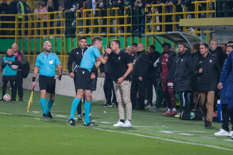 Vi&scaron;ejezični show u Puli: Navijači Istre izvjesili poruke koje su izazvale salve smijeha na stadionu