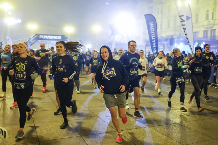 Zagrebački cener ponovno oduševio: Pogledajte spektakularnu atmosferu s noćne utrke