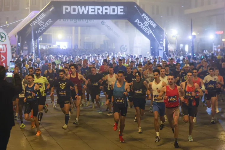 Zagrebački cener ponovno odu&scaron;evio: Pogledajte spektakularnu atmosferu s noćne utrke